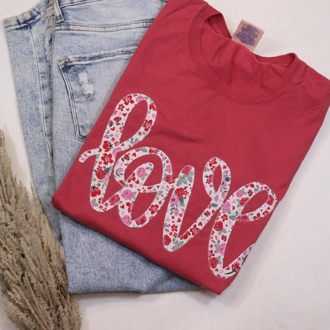 PREORDER: Love Sweatshirt